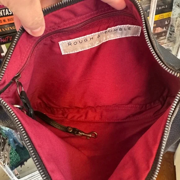 ❌SOLD❌ Rough & Tumble “Covet” Nero Black Crossbody Bag - Picture 2 of 3